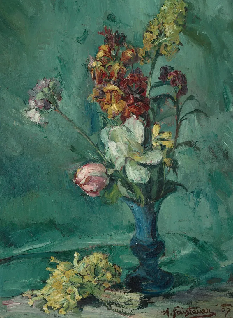 Blumen In Blauer Vase Und Schlusselblumenstraus
