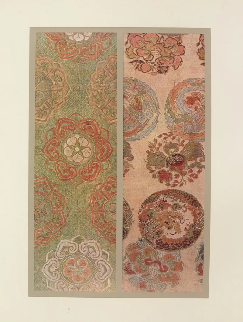 Motifs Dornement Fleurs Et Animaux Stylises