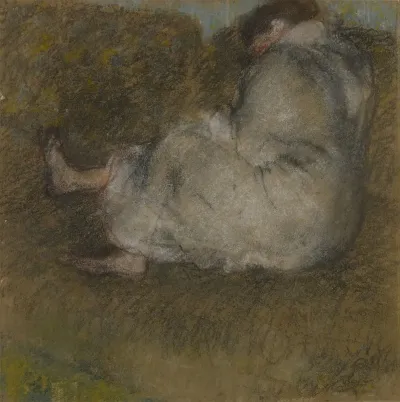 Femme Assise Sur Un Divan