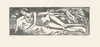 Femme Etendue Sur Une Draperie