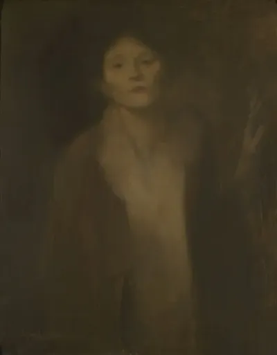 Femme Regardant