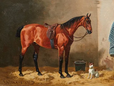 Gesattelter Brauner Im Stall Mit Einem Hund