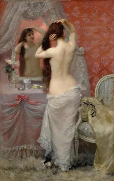 Jeune Femme Nue Se Coiffant Dans Un Interieur