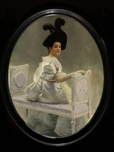 Woman In White 3