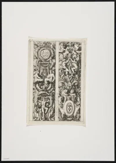 2 trophies with antique figures, leaf motives, garlands, lions, griffins and masks.