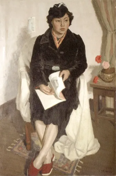 A Woman dressing Black Clothes