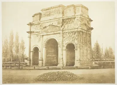 Arc Antique a Orange