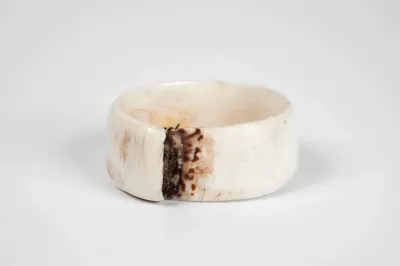 Arm ring made of shell