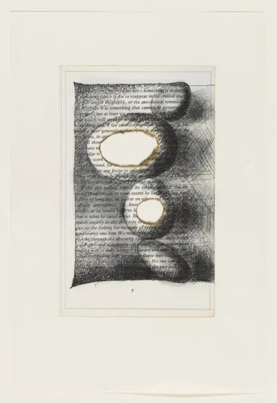 Bewerkte pagina uit een boek met brandgaten