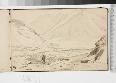 Bjerglandskab med tre mænd, der hviler sig i græsset, og to kvinder, der betjener et hakkebrædt