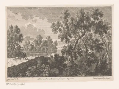 Boslandschap met wandelaars bij water