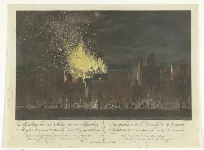 Brand van de schouwburg aan de Keizersgracht te Amsterdam gezien vanaf de overzijde, 1772
