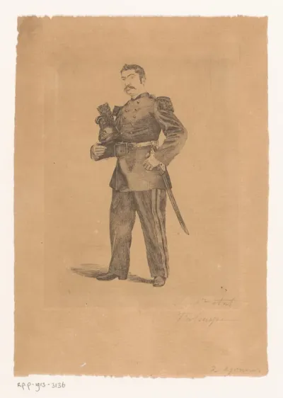 Brandweerman met helm in de hand