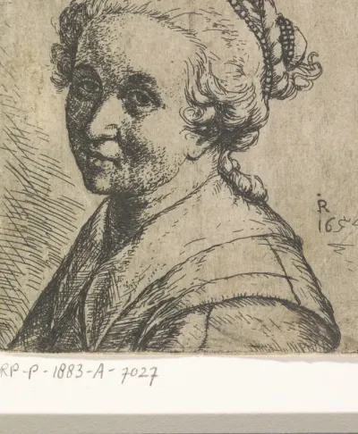 Buste van een vrouw met een parelsnoer in het haar