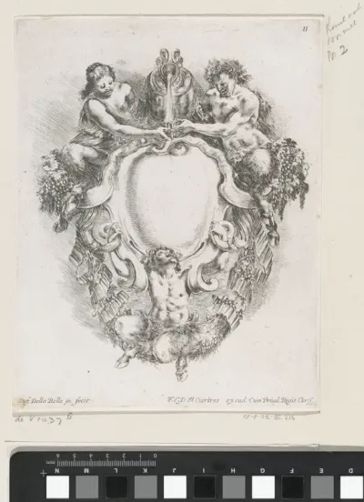 Cartouche met twee mannelijke en een vrouwelijke sater en een kruik met wijn