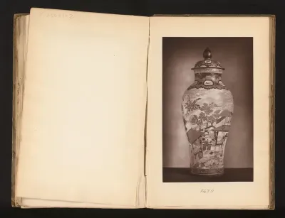 Chinese beschilderde vaas, uit de collectie van Christopher Beckett Denison