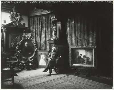 Christoffel Bisschop in zijn atelier, Villa Frisia, op de Van Stolkweg 13 in Scheveningen