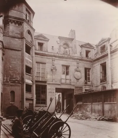 [Cour Charlemagne]