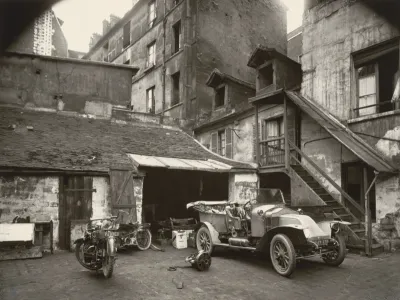 Cour, rue de Valence