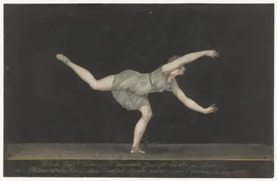Danseres Annette Köbler, de Pas-de-Zephir uitvoerende