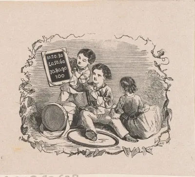 Drie kinderen met een trommel, een hoepel en een krijtbord