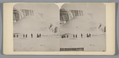 Een ijsberg voor de Niagarawatervallen