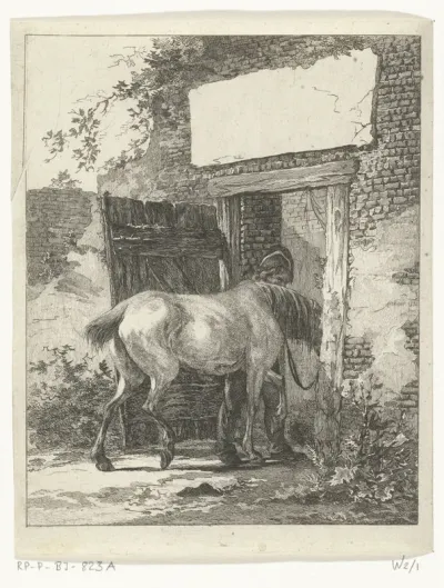 Een staljongen brengt een paard op stal