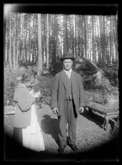 Eino Antti Seppä Hugo Simbergin vanhassa puvussa