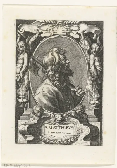 Evangelist Mattheus met hellebaard in omlijsting met architectuur ornamenten