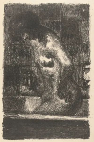 Femme debout dans sa baignoire