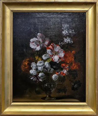 Fleurs dans un vase de verre