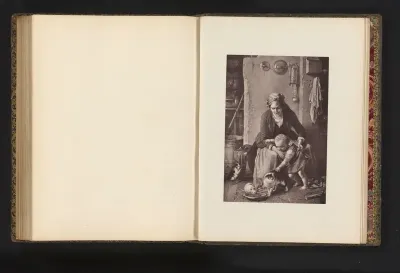 Fotoreproductie van een gravure naar een schilderij van moeder met kind en poezen in keuken