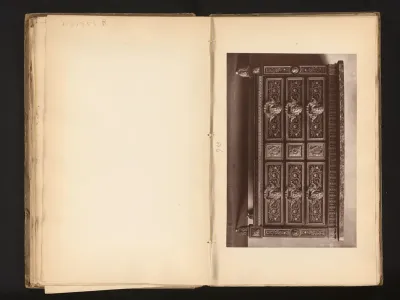 Gedecoreerde ladekast in de stijl van Lodewijk XIV, uit de collectie van Christopher Beckett Denison