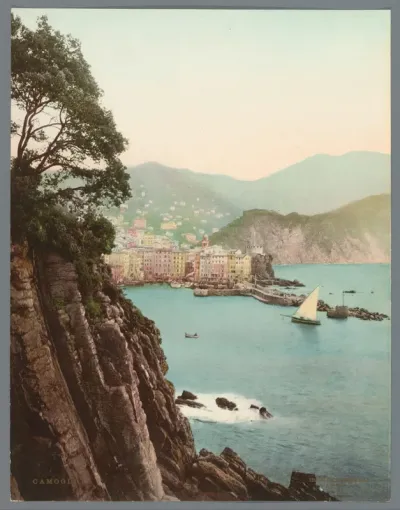 Gezicht op Camogli en de baai