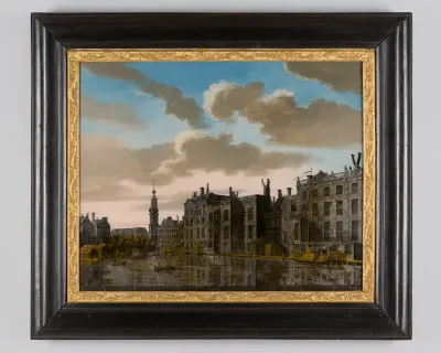 Gezicht op de Binnen-Amstel met Munttoren te Amsterdam