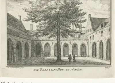 Gezicht op de binnenplaats van het Prinsenhof te Haarlem, 1720