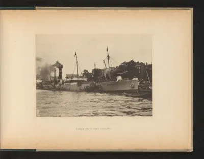 Gezicht op de Boompjes, met op de voorgrond het stoomschip Grenadier, Rotterdam