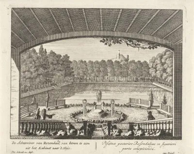 Gezicht op de een grote vijver bij Kasteel Rosendael