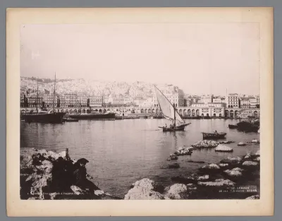 Gezicht op de haven van Algiers