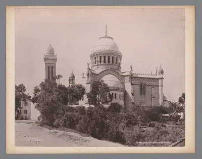 Gezicht op de Notre-Dame d'Afrique in Algiers