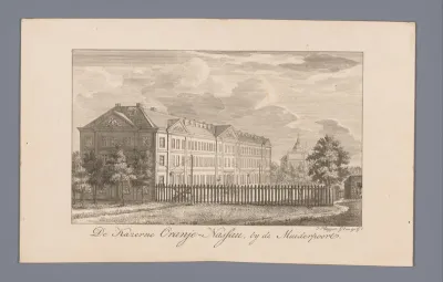 Gezicht op de Oranje-Nassau Kazerne bij de Muiderpoort te Amsterdam