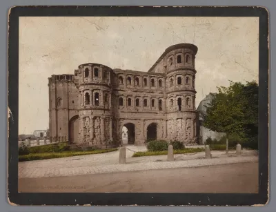 Gezicht op de Porta Nigra in Trier