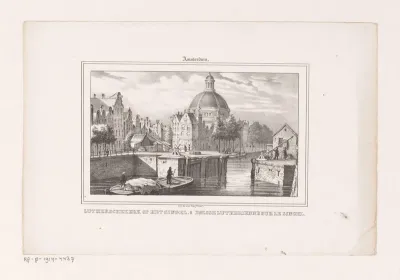 Gezicht op de Ronde Lutherse Kerk in Amsterdam