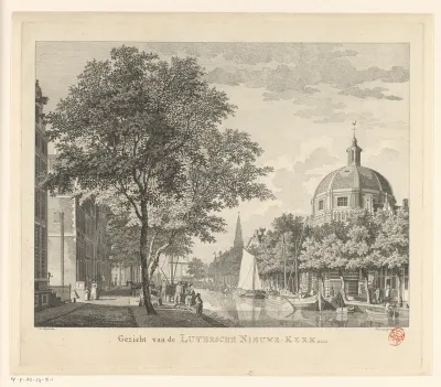 Gezicht op de Ronde Lutherse Kerk te Amsterdam