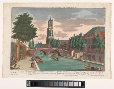Gezicht op de Weesbrug over de Oudegracht en de Doopsgezinde Kerk te Utrecht
