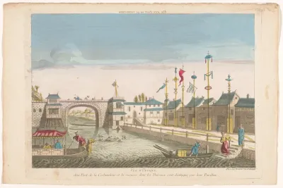 Gezicht op een brug en een rij vlaggen van verschillende boten in Cochin-China