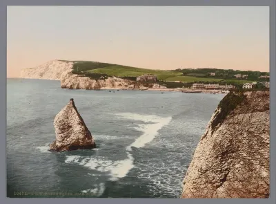 Gezicht op Freshwater op het Isle of Wight, links de Stag Rock
