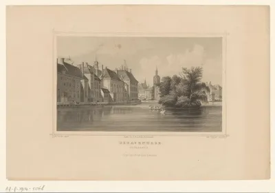 Gezicht op het Binnenhof vanaf de Vijverberg in Den Haag
