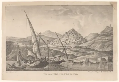 Gezicht op het eiland Syros met zeilboten in het water