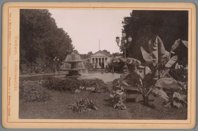 Gezicht op het kurhaus in Wiesbaden